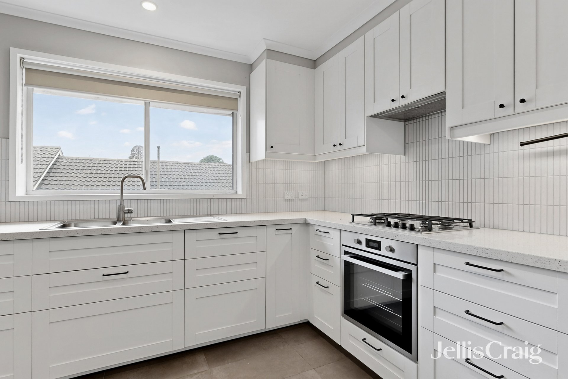 7/28 Weir Street, Balwyn image 5