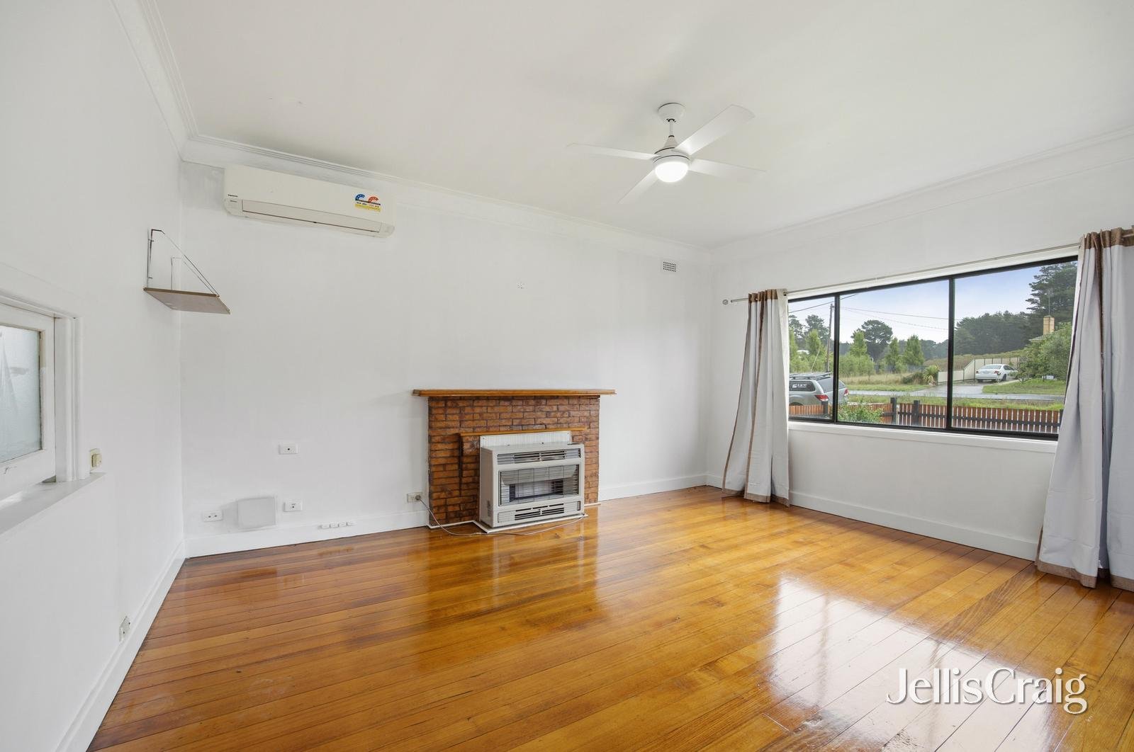 729 Geelong Road, Canadian image 2
