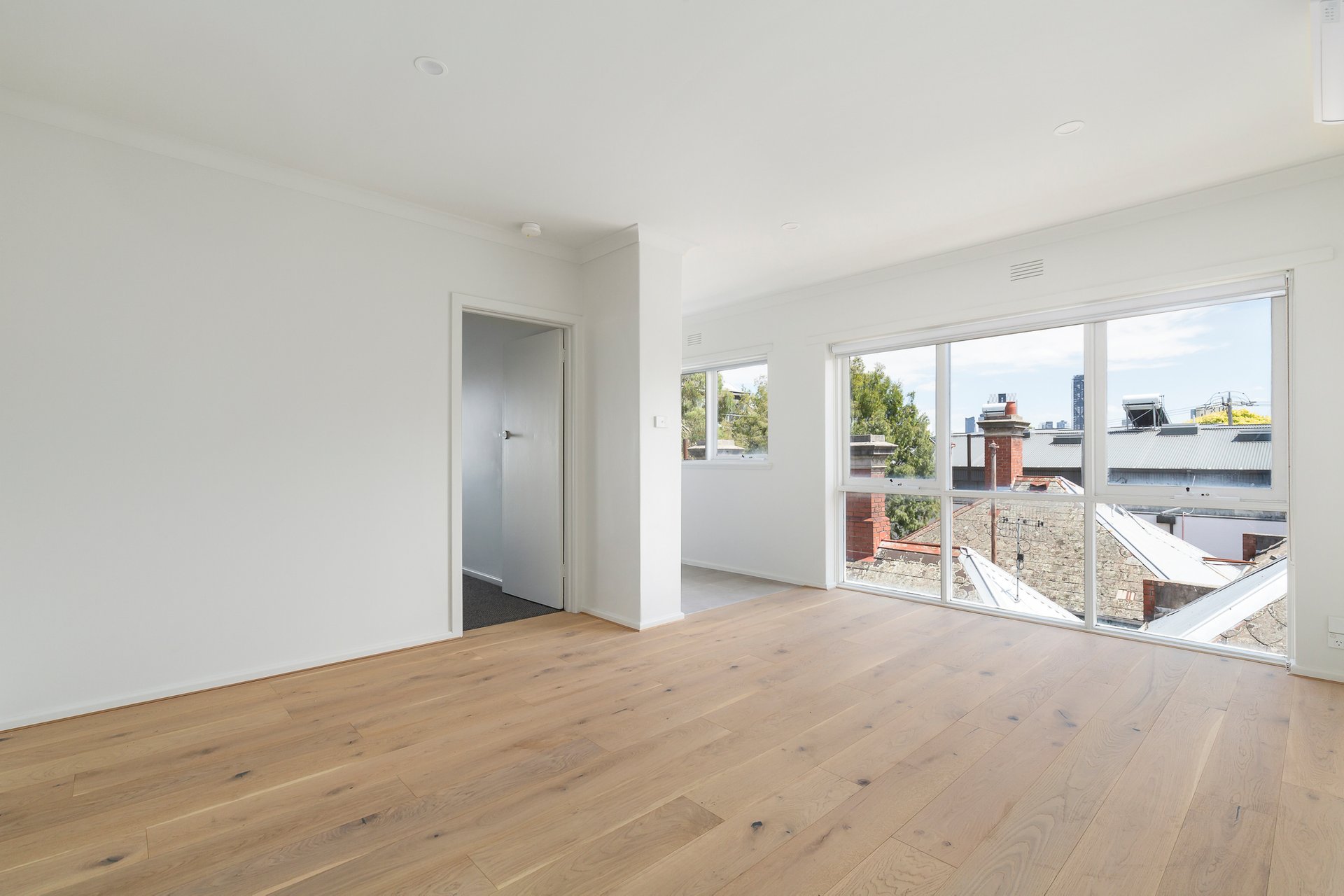 7/294 Ferrars Street, South Melbourne image 2