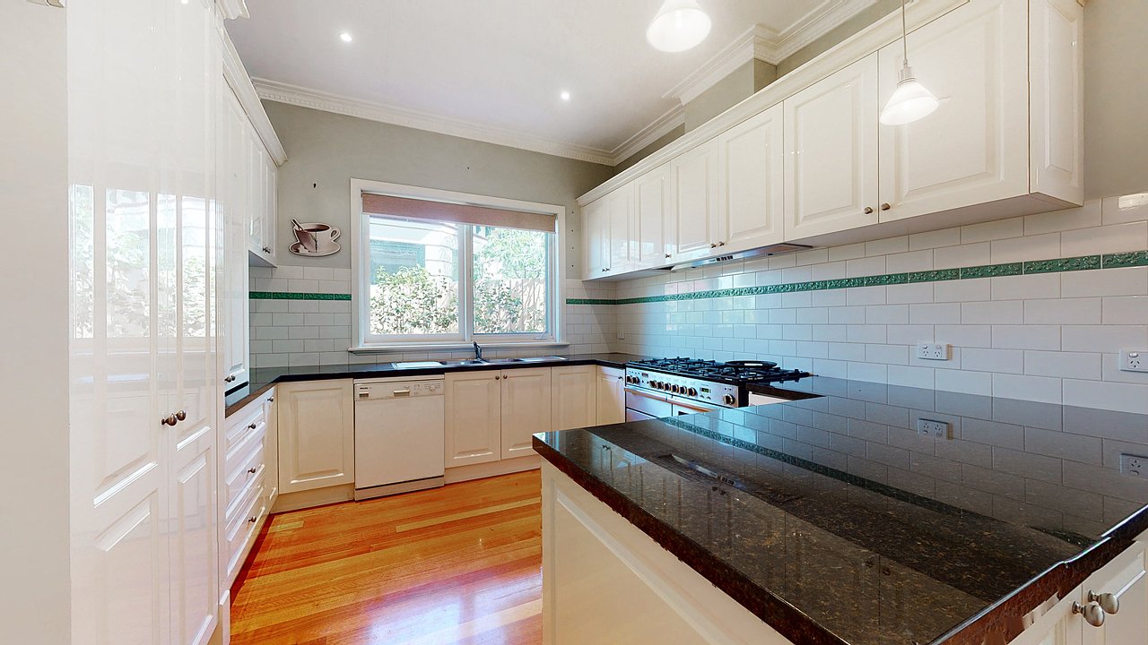 72A Brinsley Road, Camberwell image 2