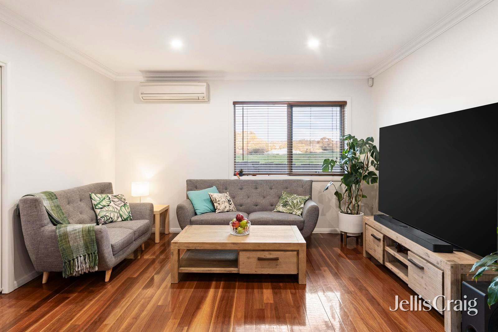 72A Greenslopes Drive, Mooroolbark image 2