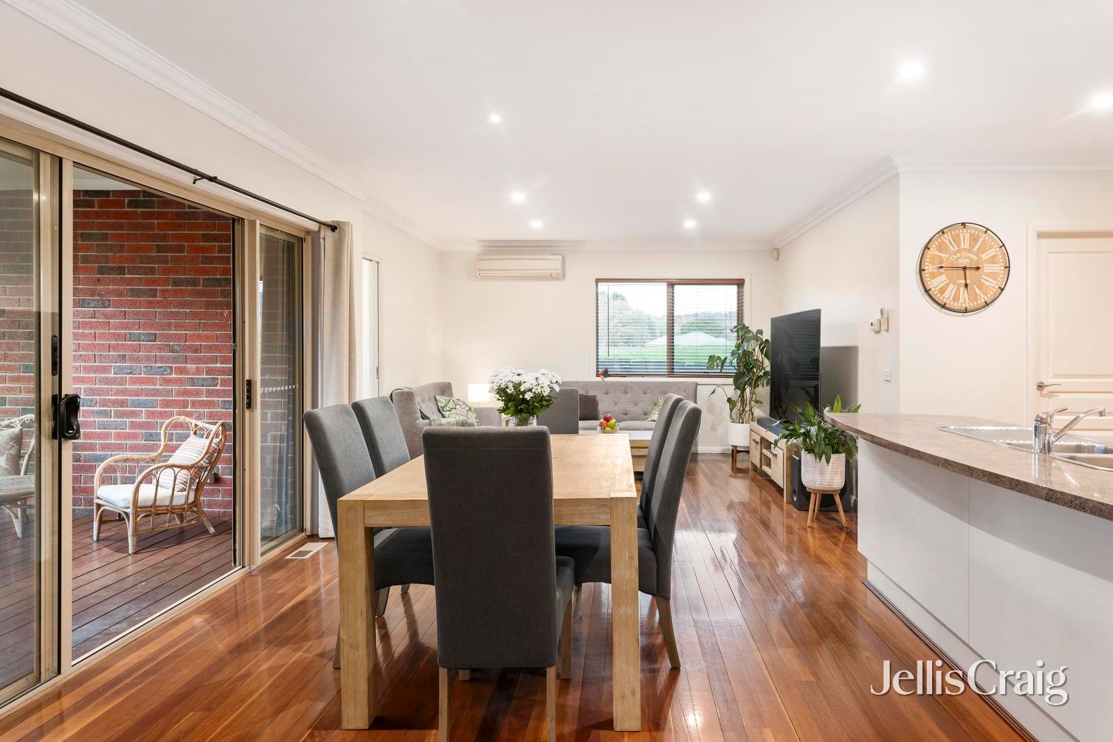 72A Greenslopes Drive, Mooroolbark image 3