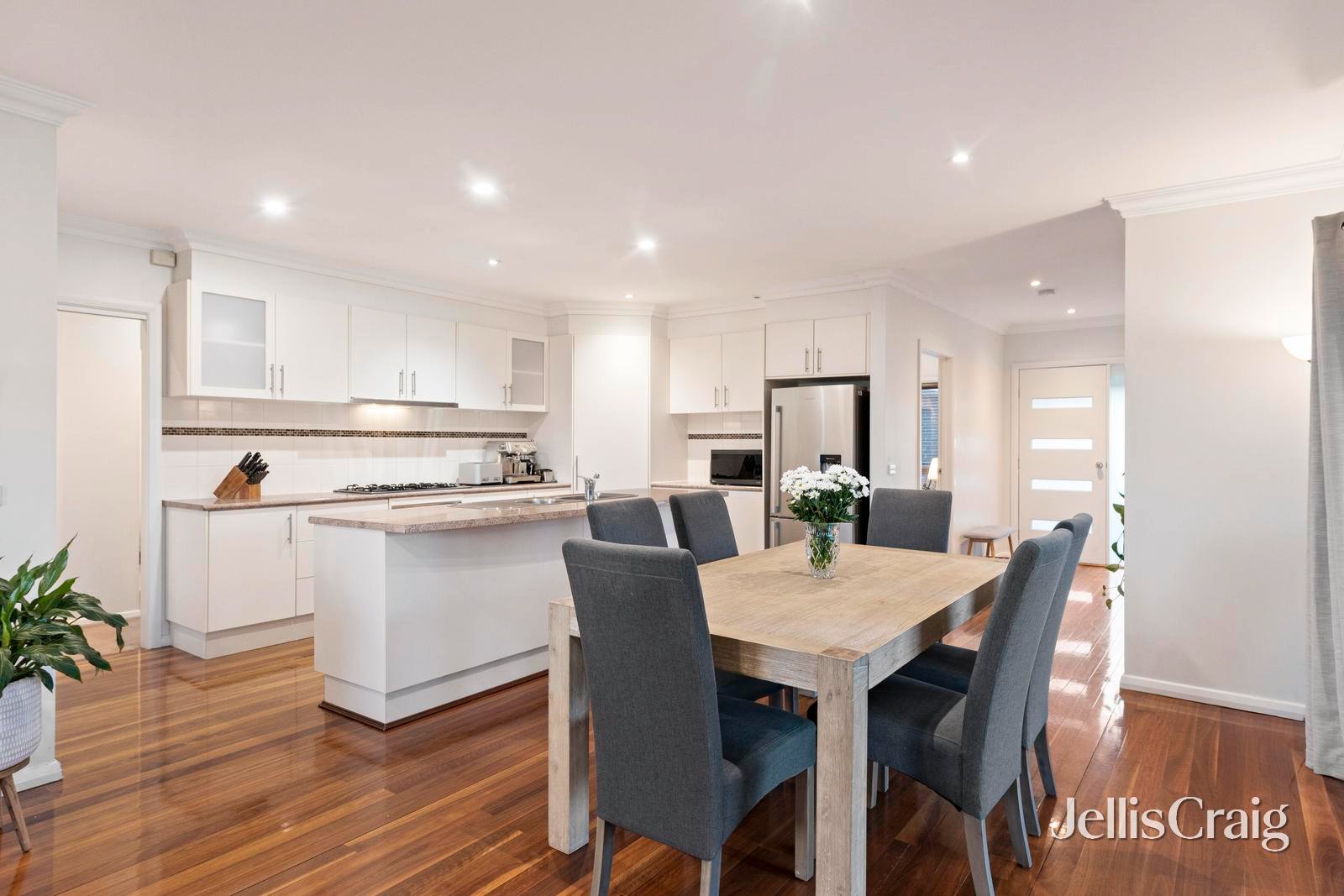 72A Greenslopes Drive, Mooroolbark image 4