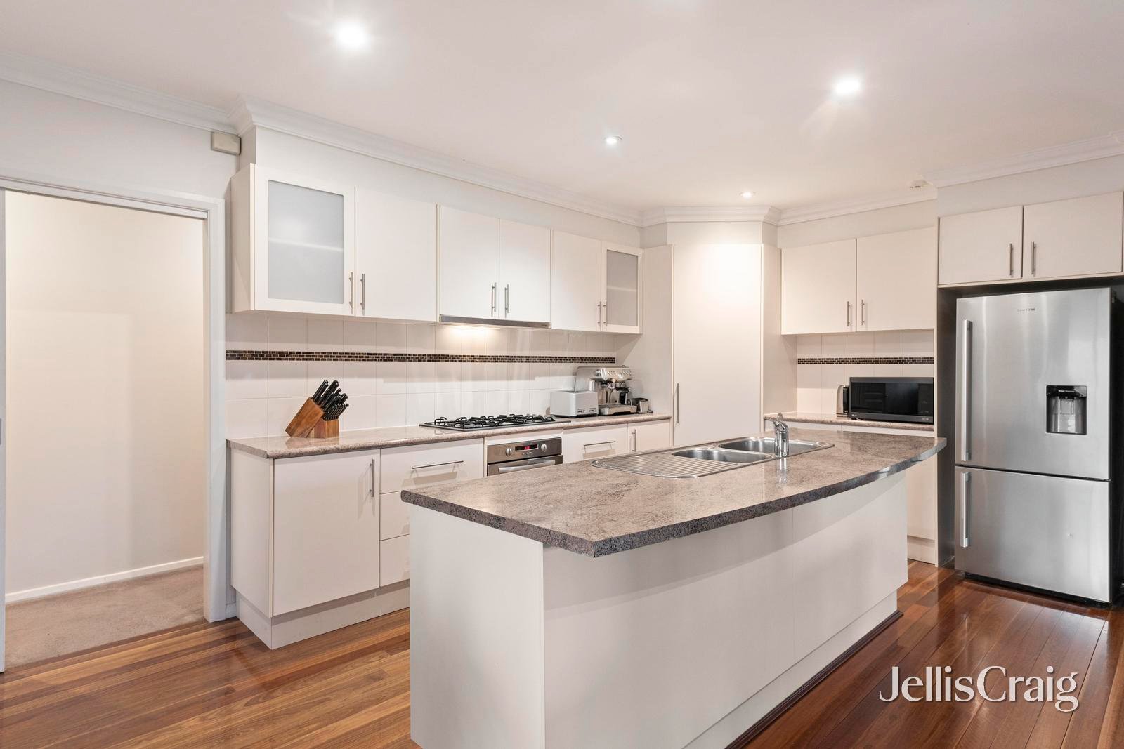 72A Greenslopes Drive, Mooroolbark image 5
