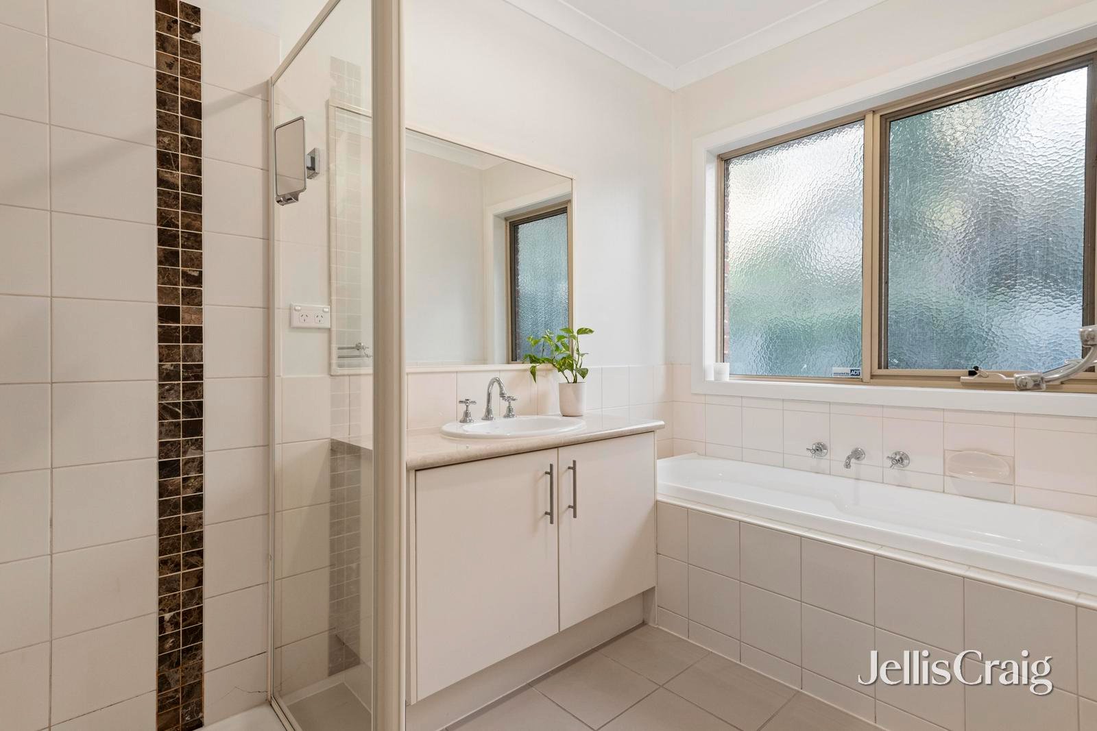 72A Greenslopes Drive, Mooroolbark image 7