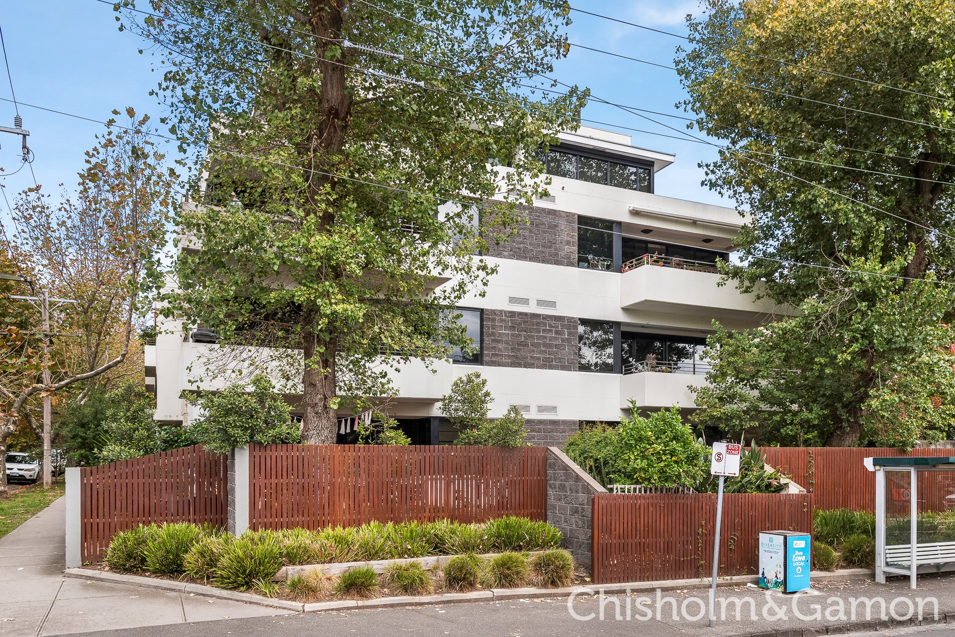 7/2a Tiuna Grove, Elwood image 1