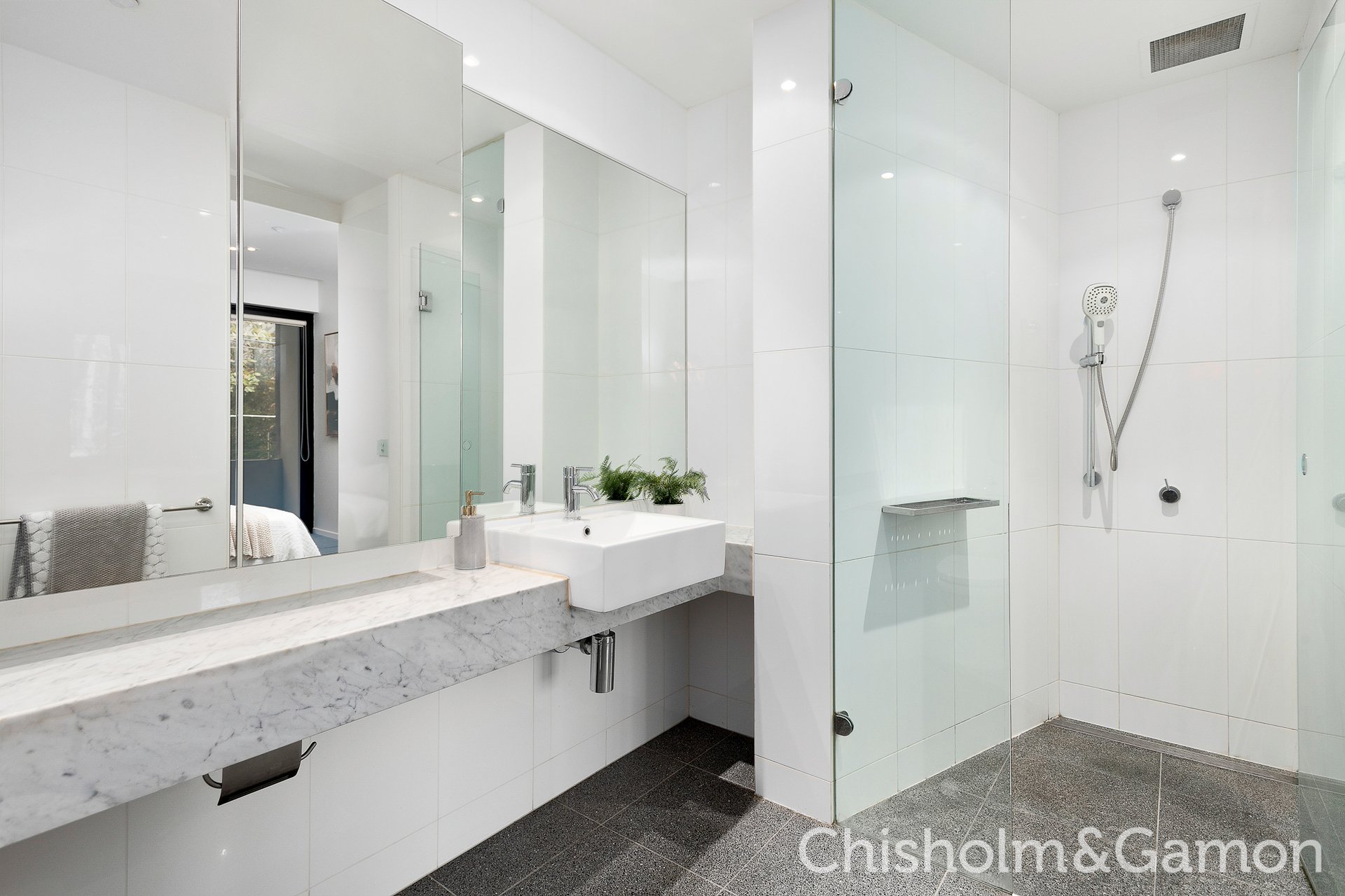 7/2a Tiuna Grove, Elwood image 7