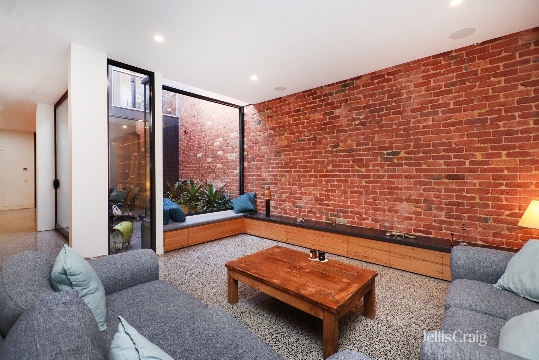 73 Budd Street, Collingwood image 2