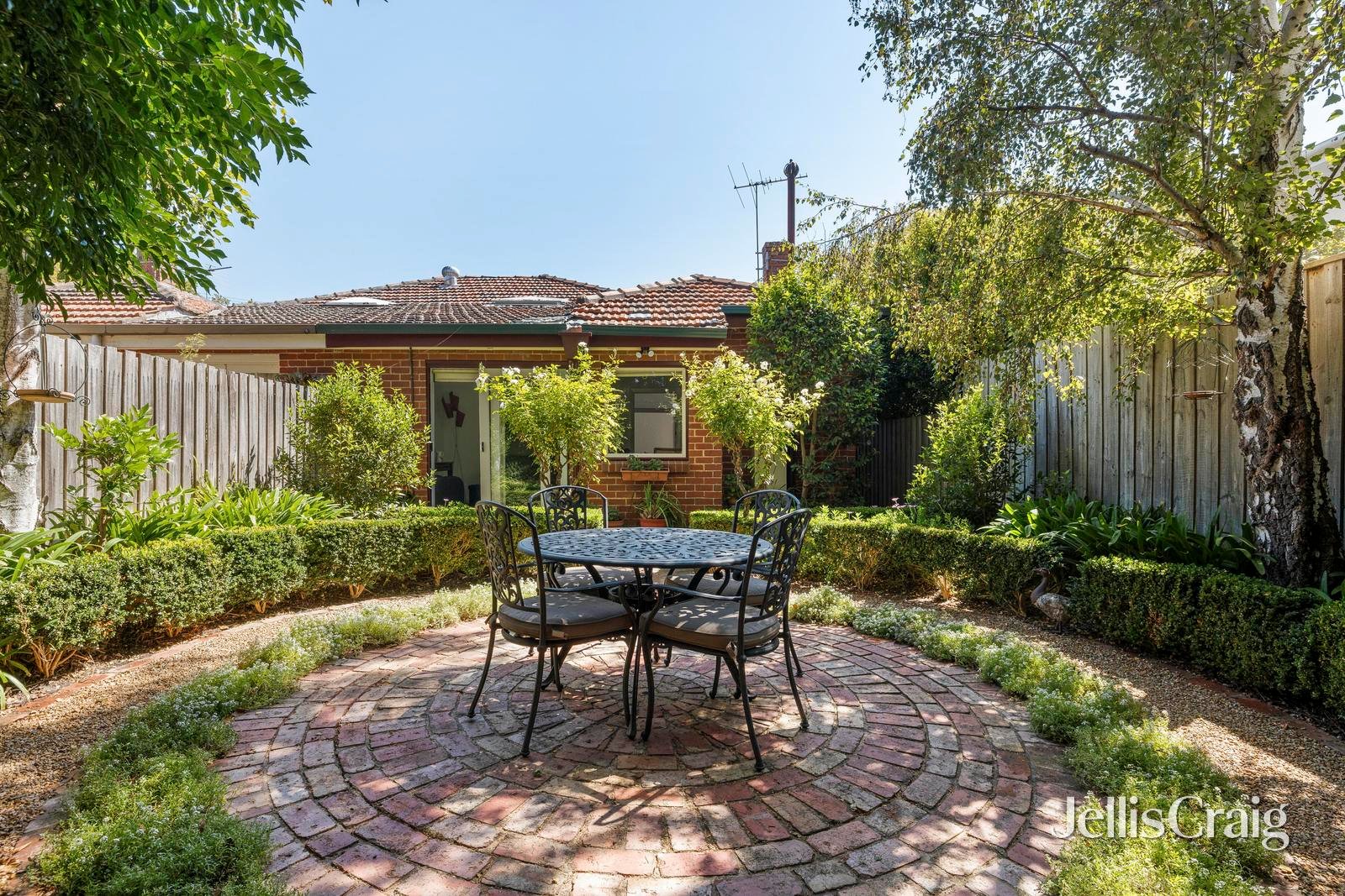 73 Byron Street, Elwood image 2