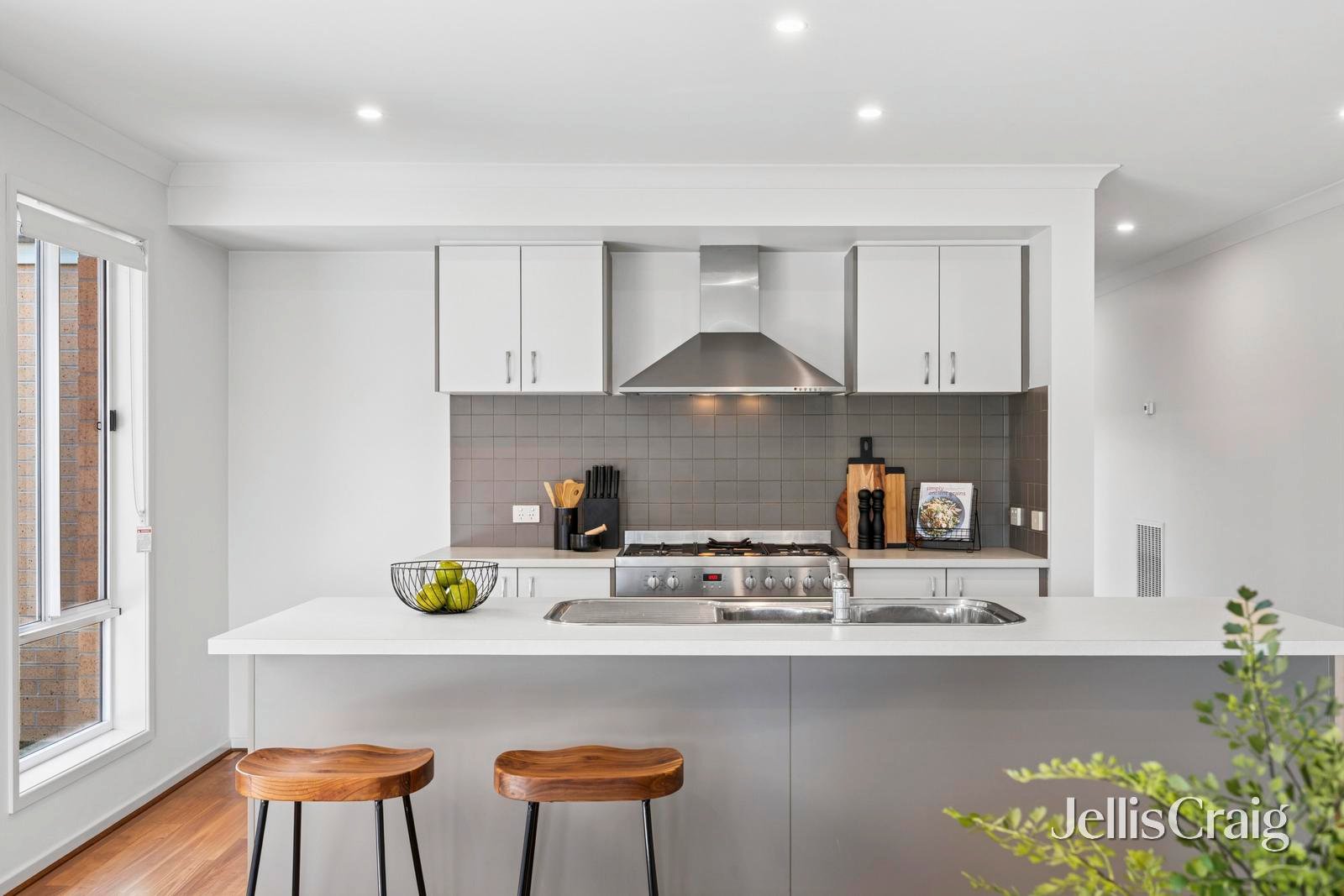 73 Caroline Chisholm Drive, Kyneton image 1