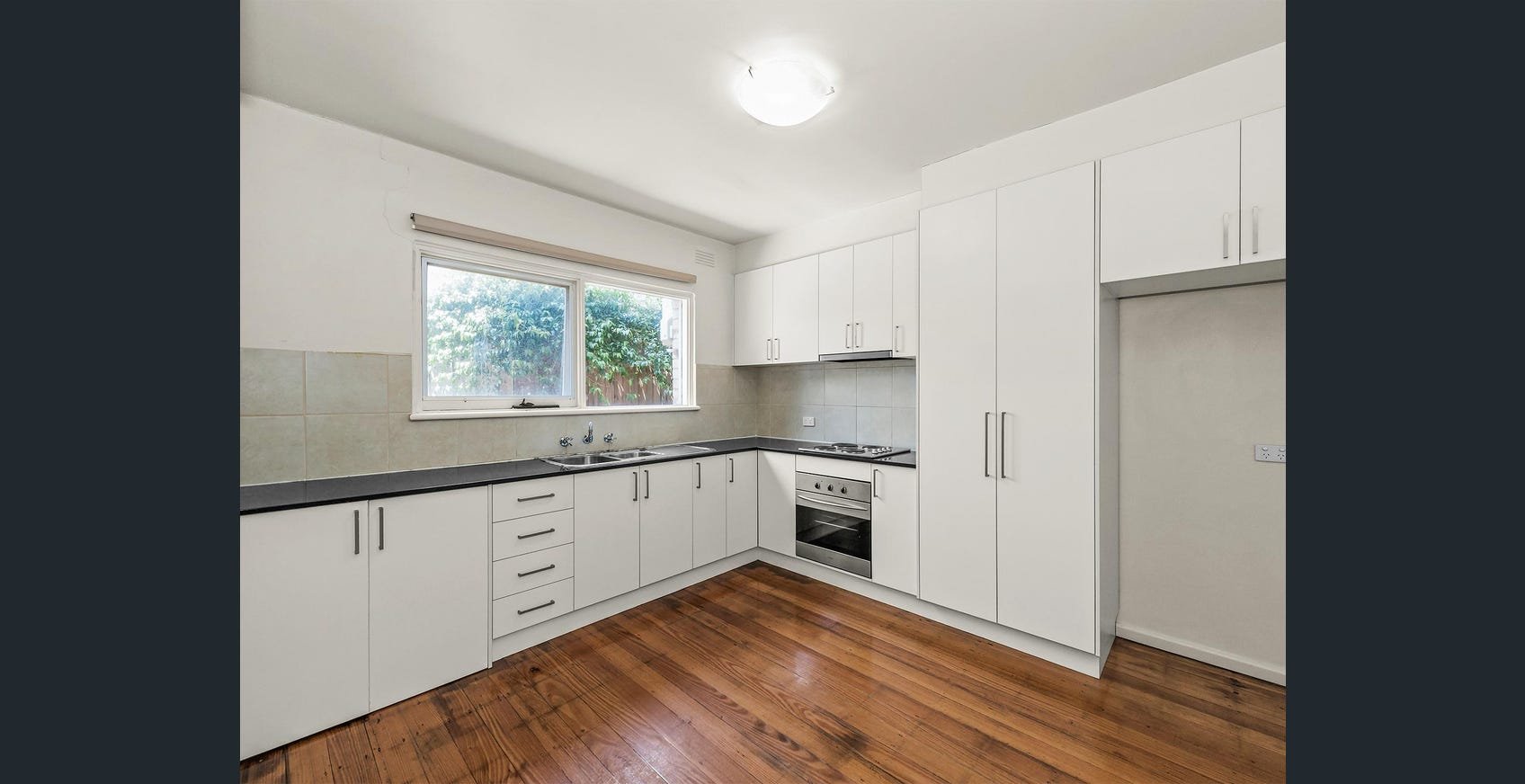 7/3 David Court, Cheltenham image 3