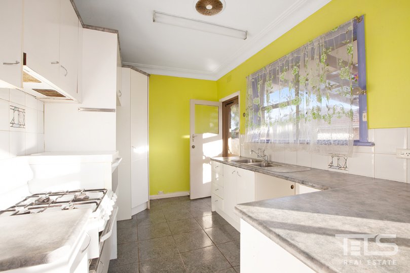 73 Glasgow Avenue, Reservoir image 8