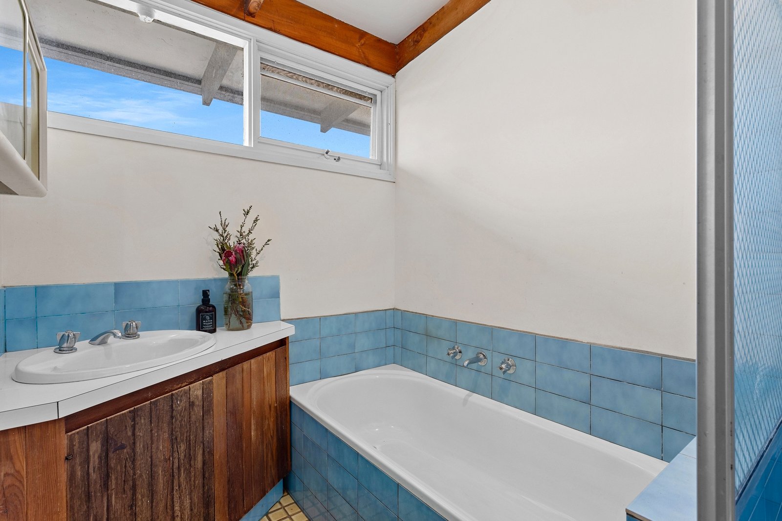 Property Gallery Thumbnail 8