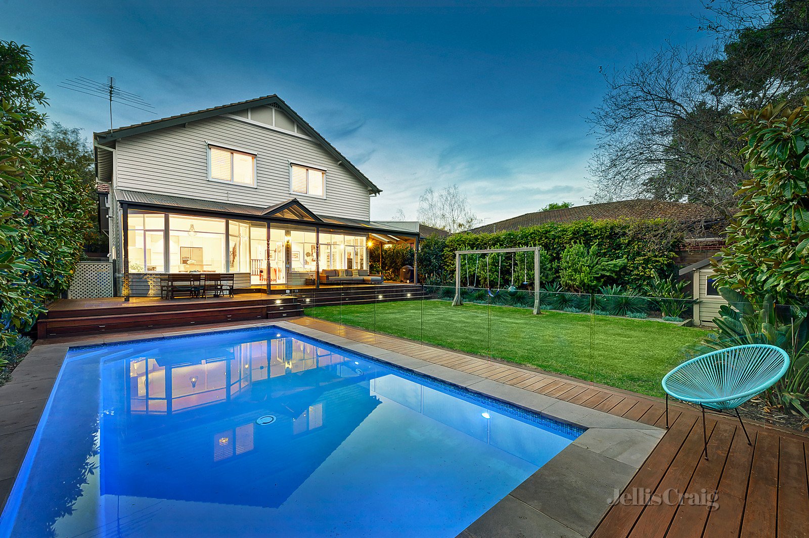 73 Middlesex Road, Surrey Hills image 6