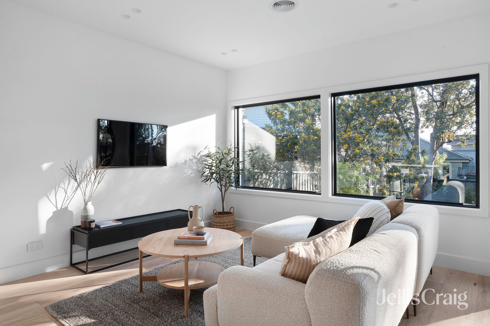 73 Mountain View Road, Montmorency image 3