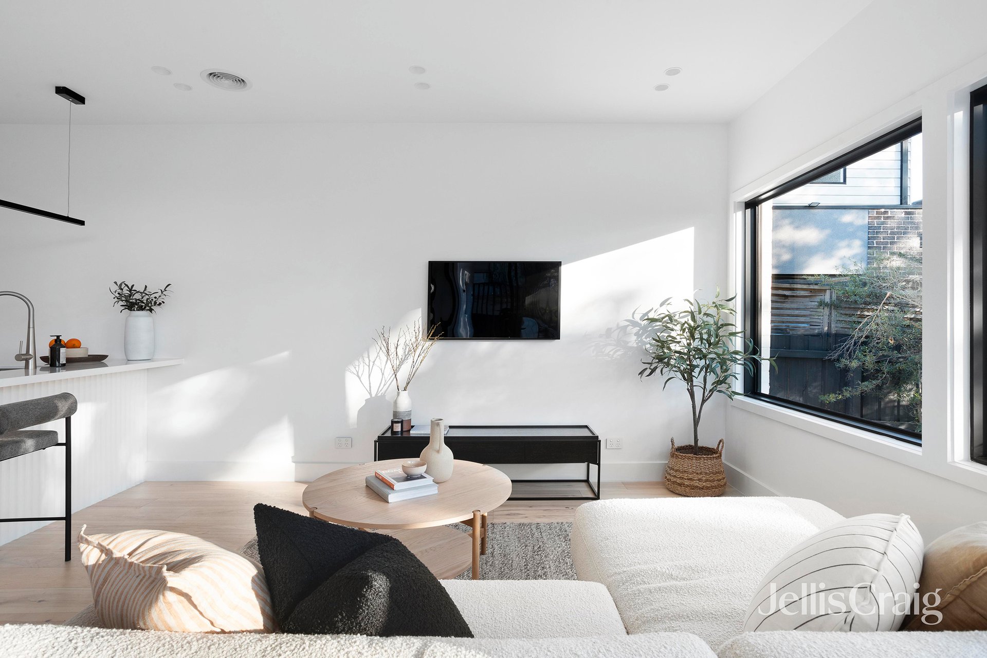 73 Mountain View Road, Montmorency image 4