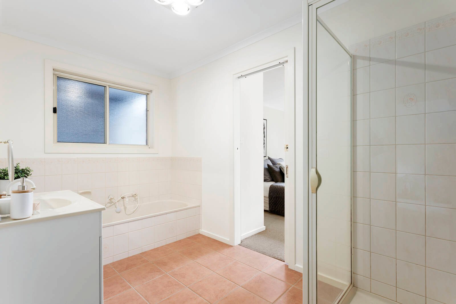 Property Gallery Thumbnail 11