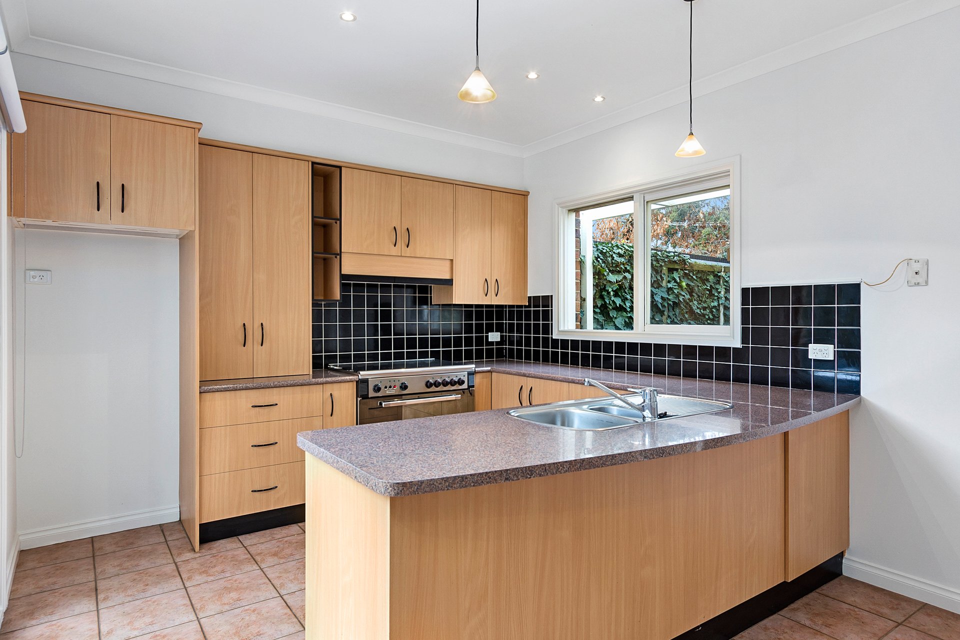 73 Sir Garnet Road, Surrey Hills image 2
