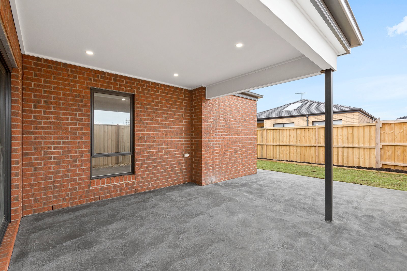 73 Sunlight Circuit, Lara image 8