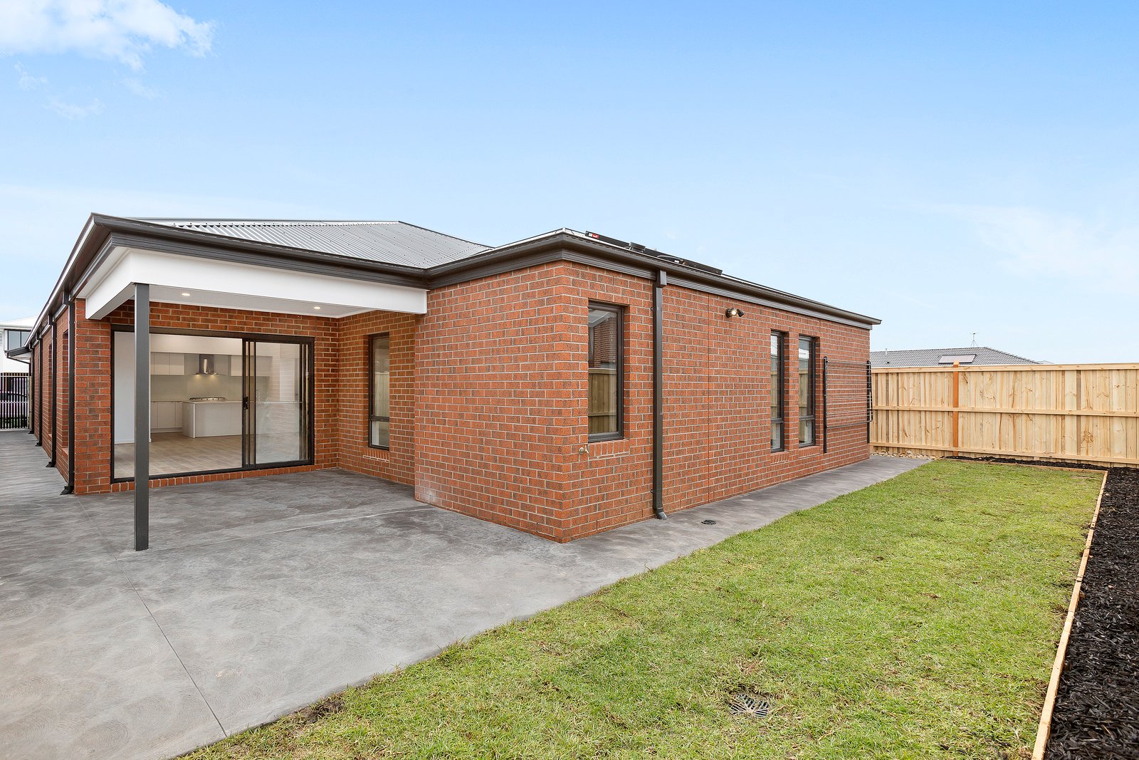 73 Sunlight Circuit, Lara image 9