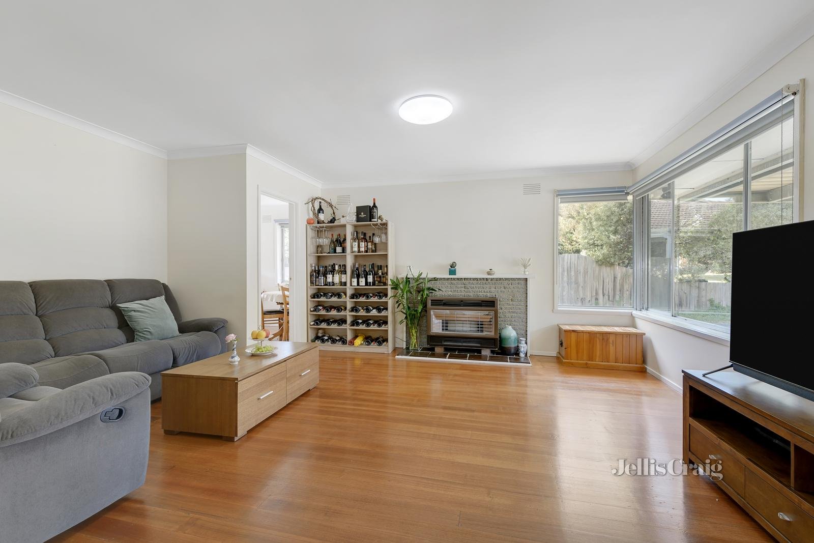 73 Therese Avenue, Mount&nbsp;Waverley image 2
