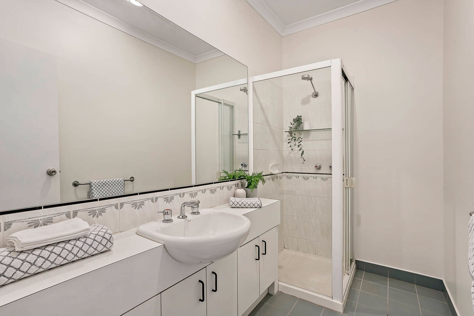 Property Gallery Thumbnail 9
