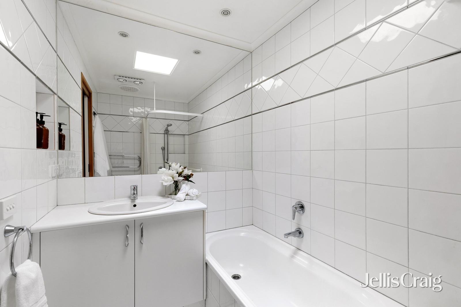 7/30 Alexander Street, Montmorency image 9