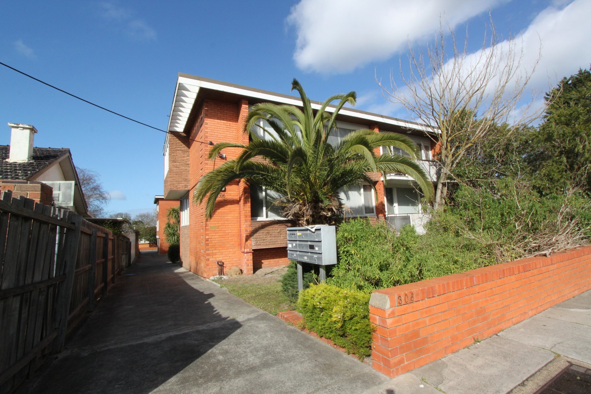 Property Gallery - Main Image