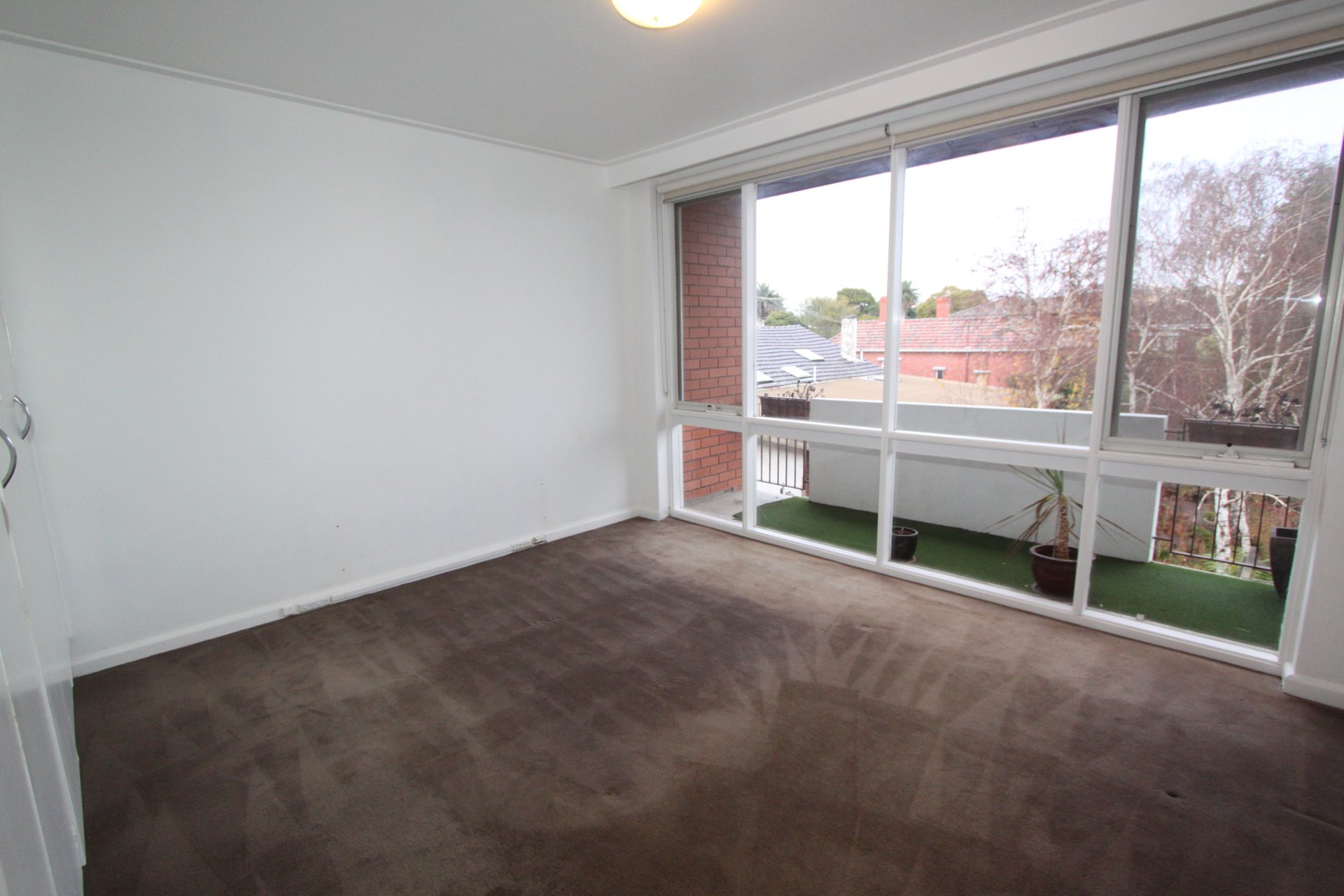 Property Gallery Thumbnail 4