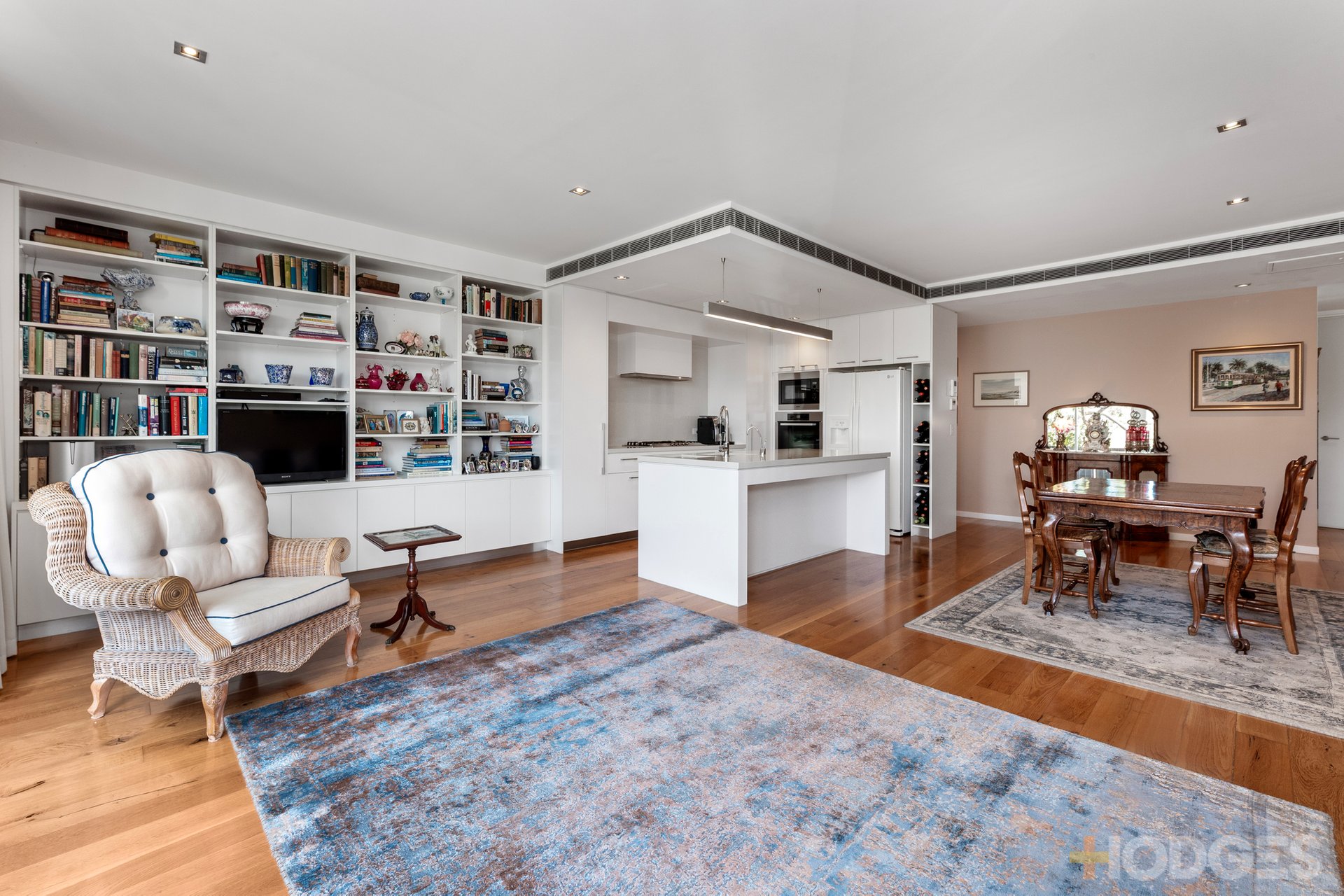 7 / 32 Outer Crescent Brighton