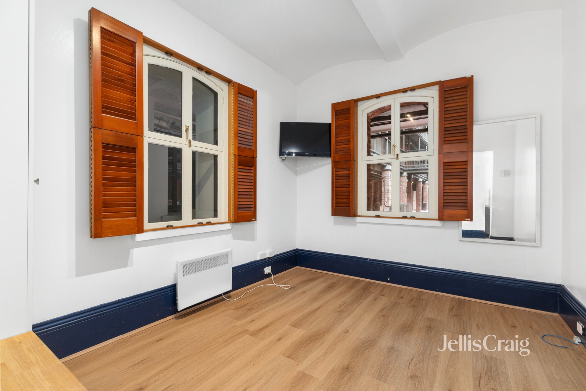 73/24-38 Little Bourke St, Melbourne image 1