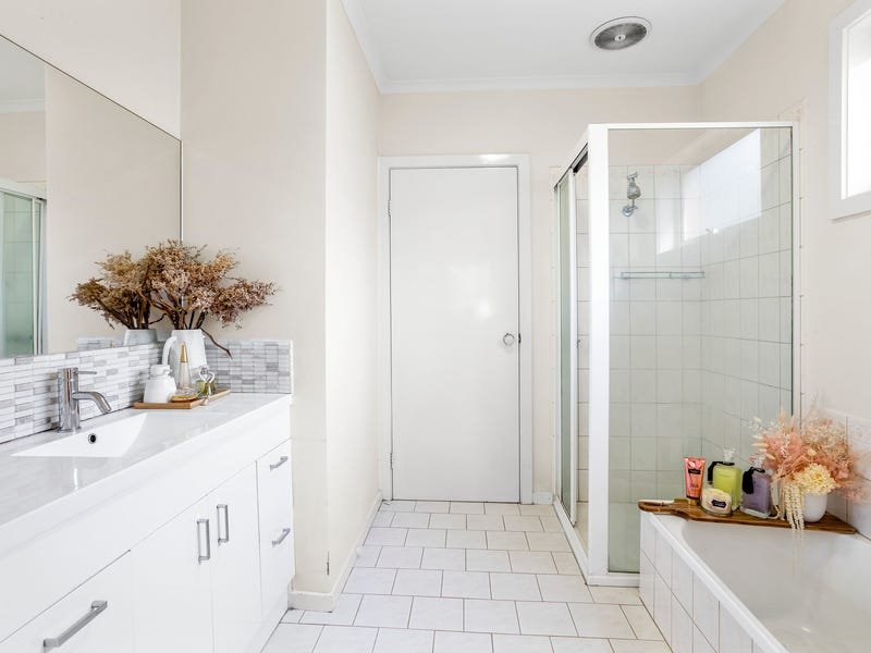 Property Gallery Thumbnail 11