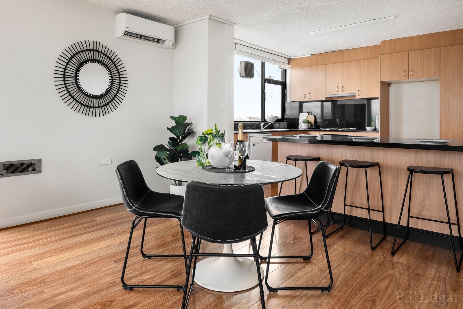 Property Gallery Thumbnail 6