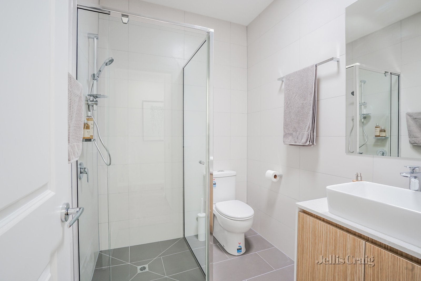 7/34-36 Market Street, Kyneton image 6