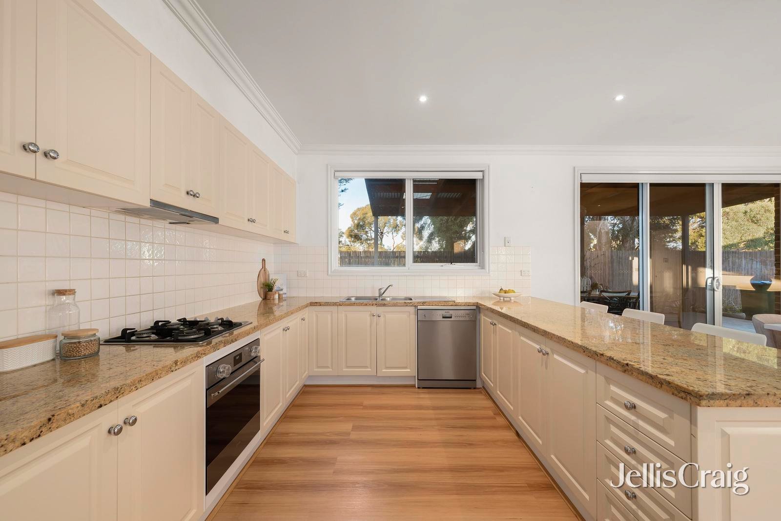 7/36 Oban Road, Ringwood image 5