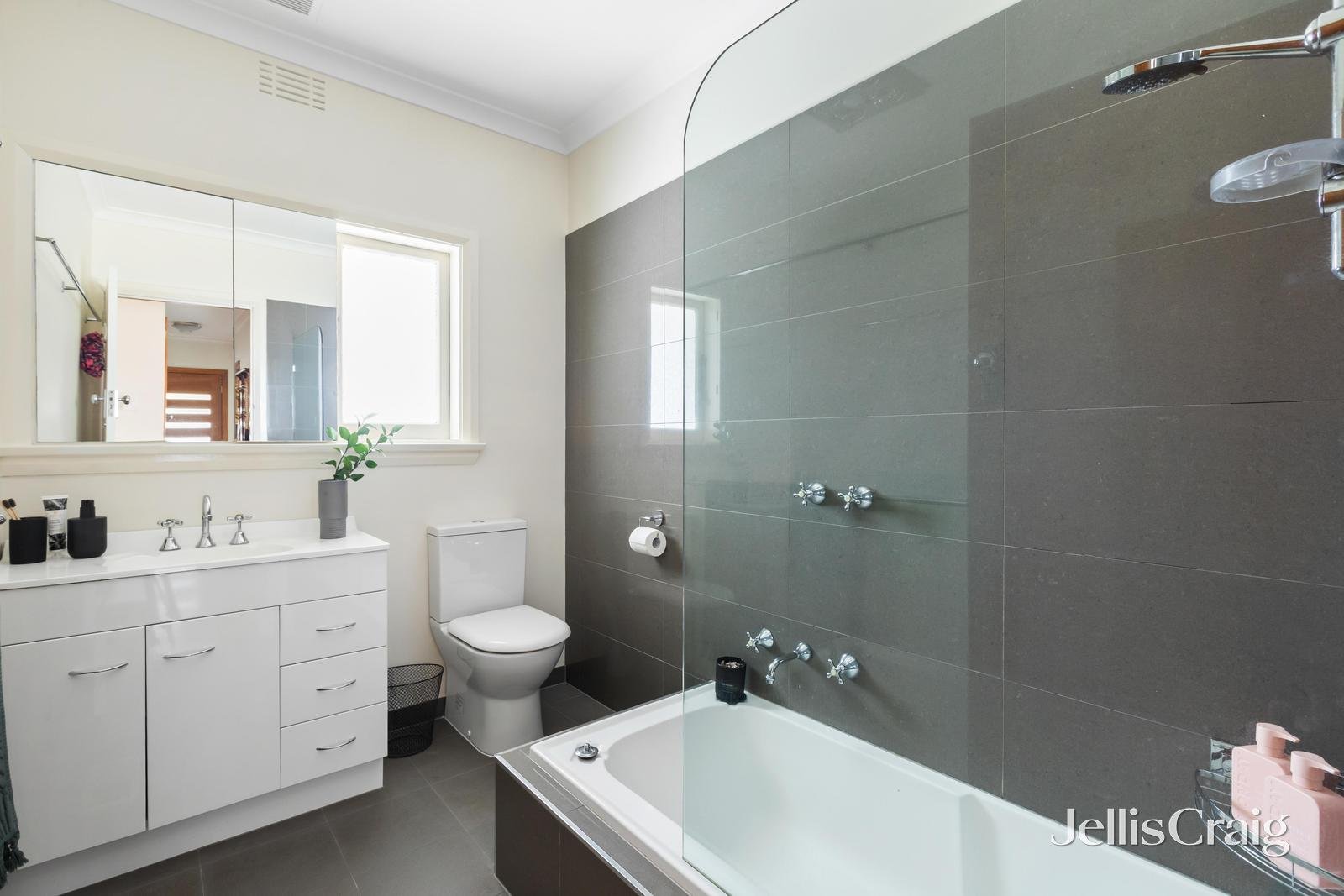 739 South Road, Bentleigh East image 9
