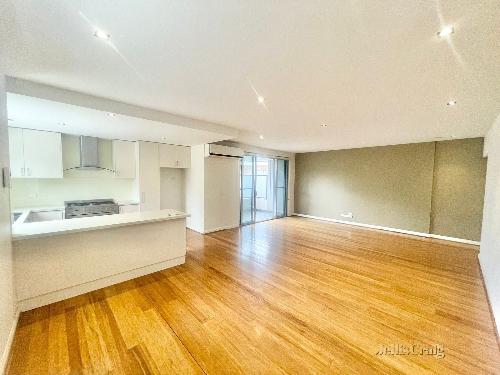 7/39 Studley Park Road, Kew image 2