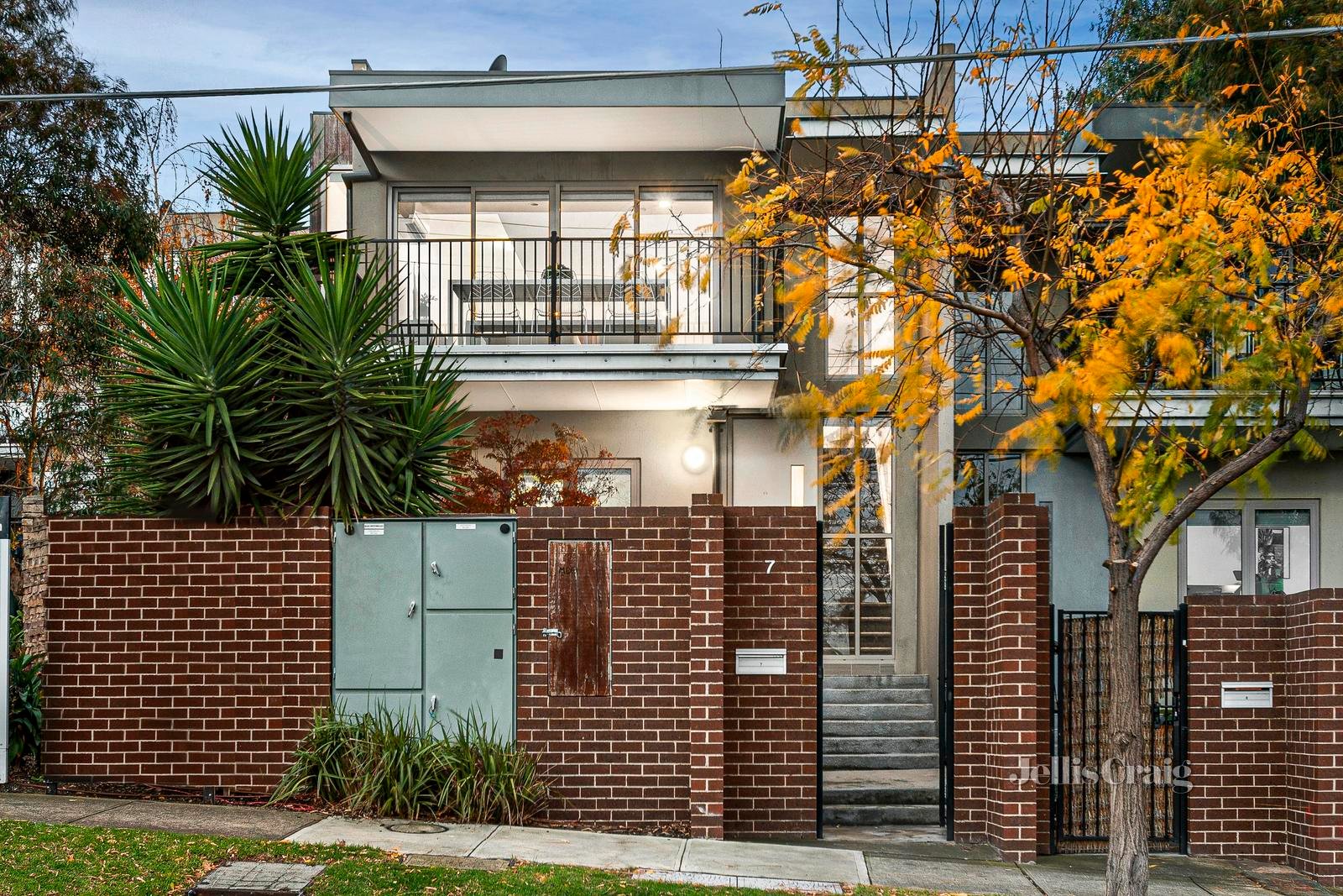 7/4-12 Fisher Parade, Ascot Vale image 1