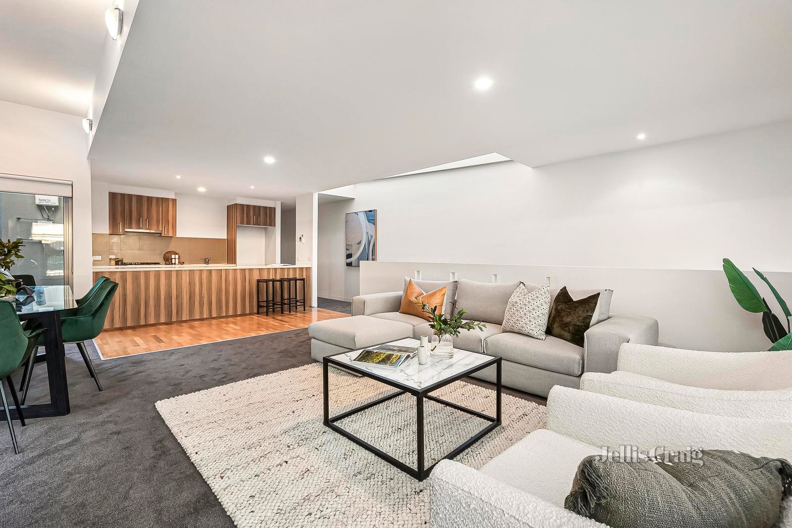 7/4-12 Fisher Parade, Ascot Vale image 2