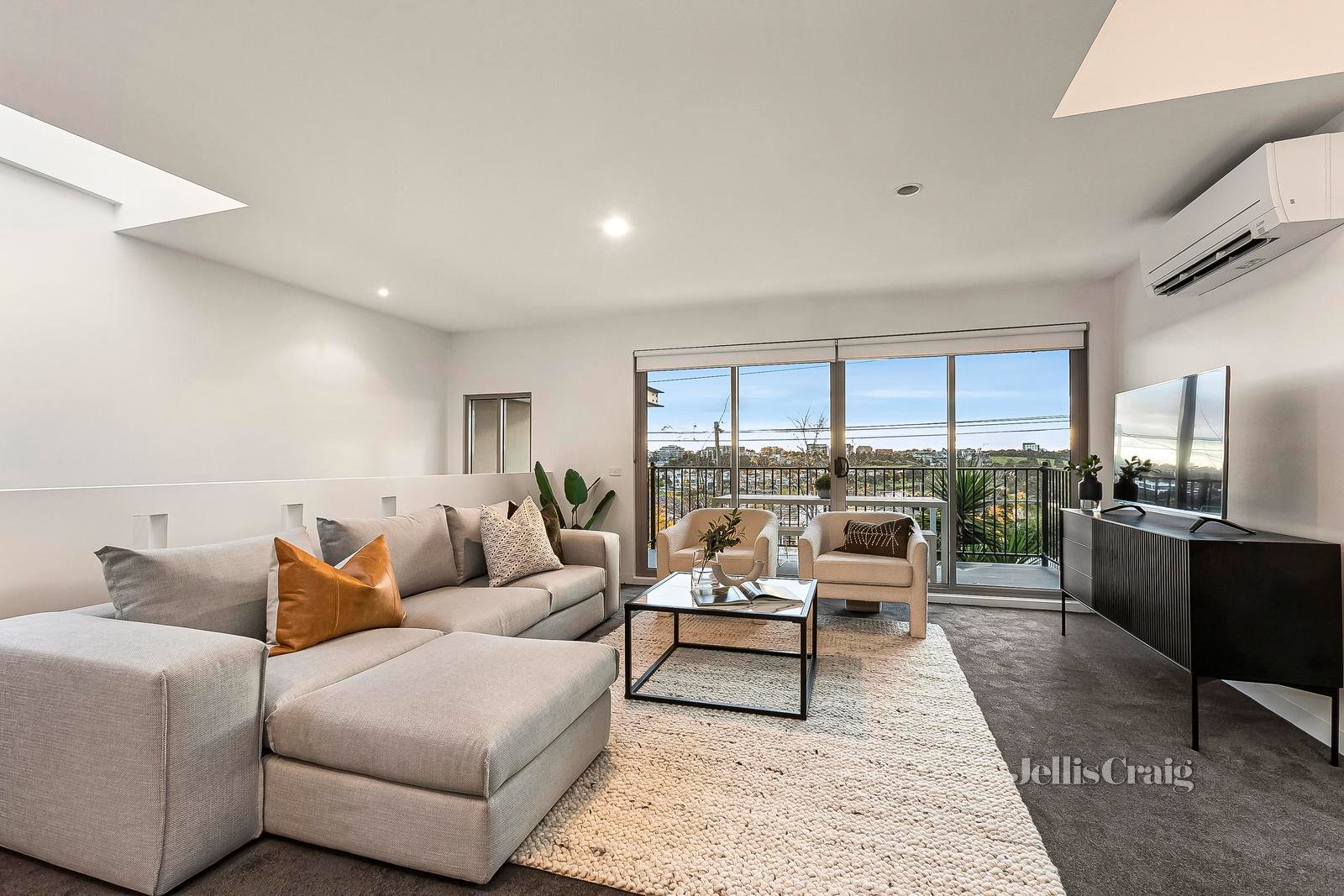 7/4-12 Fisher Parade, Ascot Vale image 5