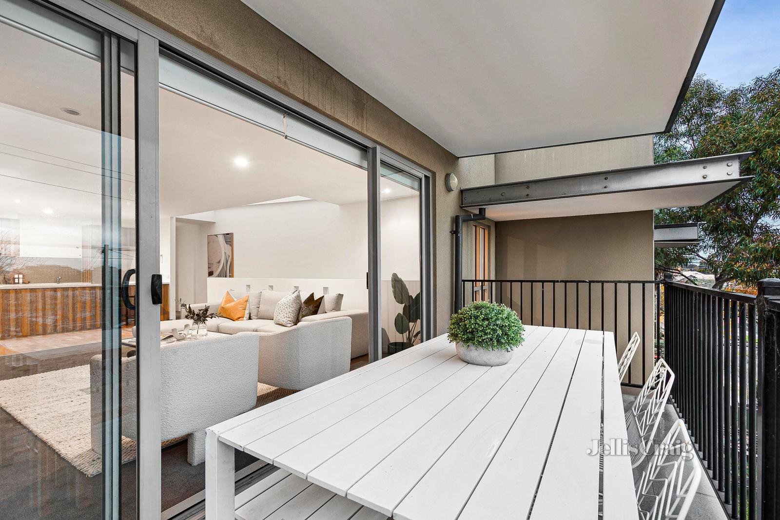 7/4-12 Fisher Parade, Ascot Vale image 6