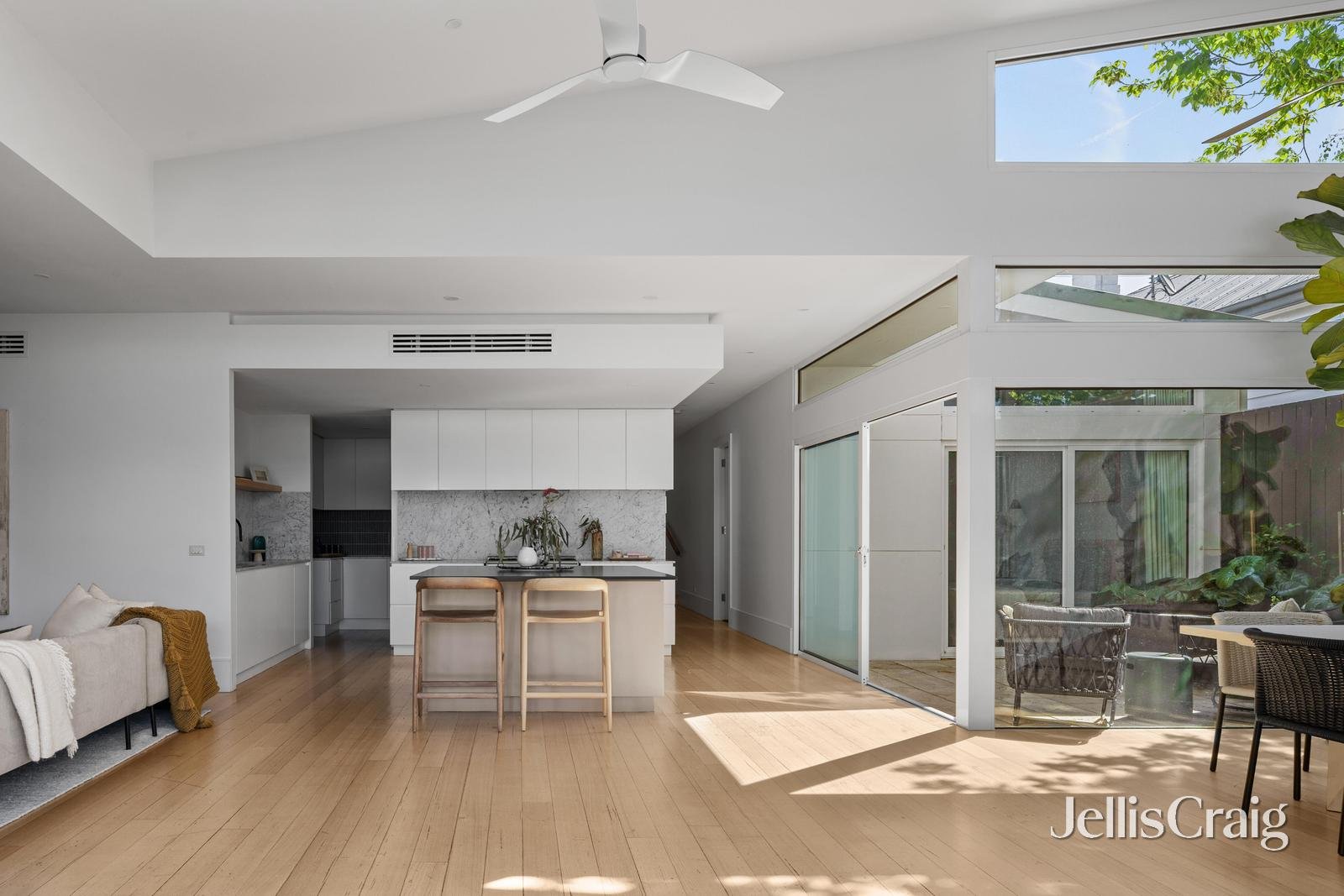 74 Alma Terrace, Newport image 4