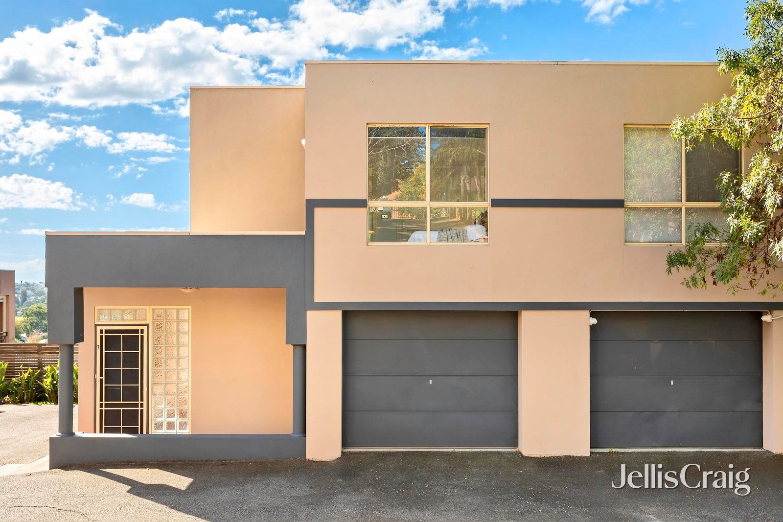 7/4 Belvedere Close, Maribyrnong image 11
