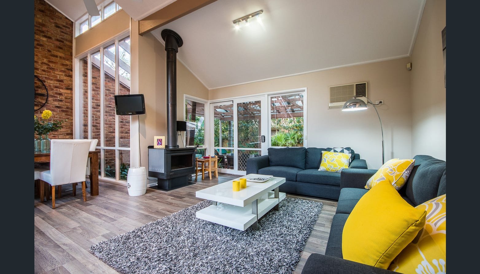 74 Blackburn Road, Mooroolbark image 4