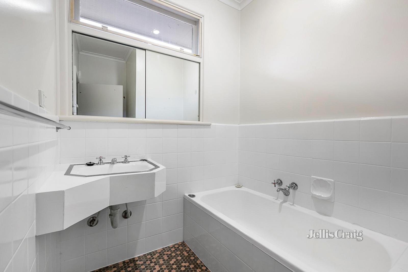 74 Bruce Street, Mount Waverley image 5