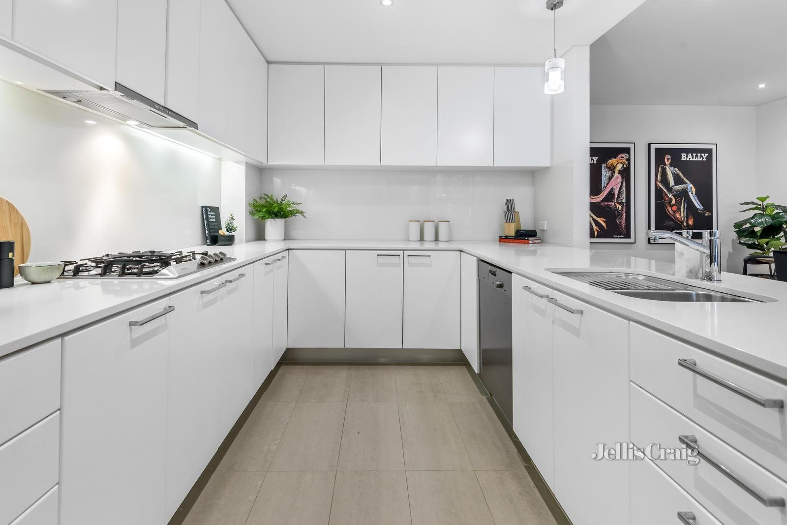 7/4 Cromwell Road, South Yarra image 7