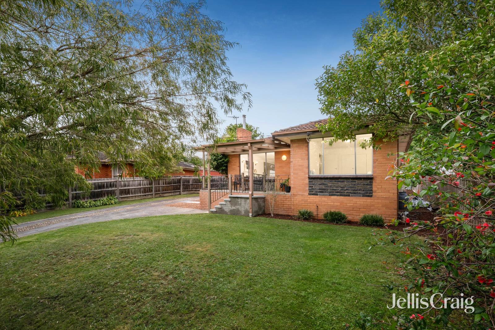 74 Croydondale Drive, Mooroolbark image 1