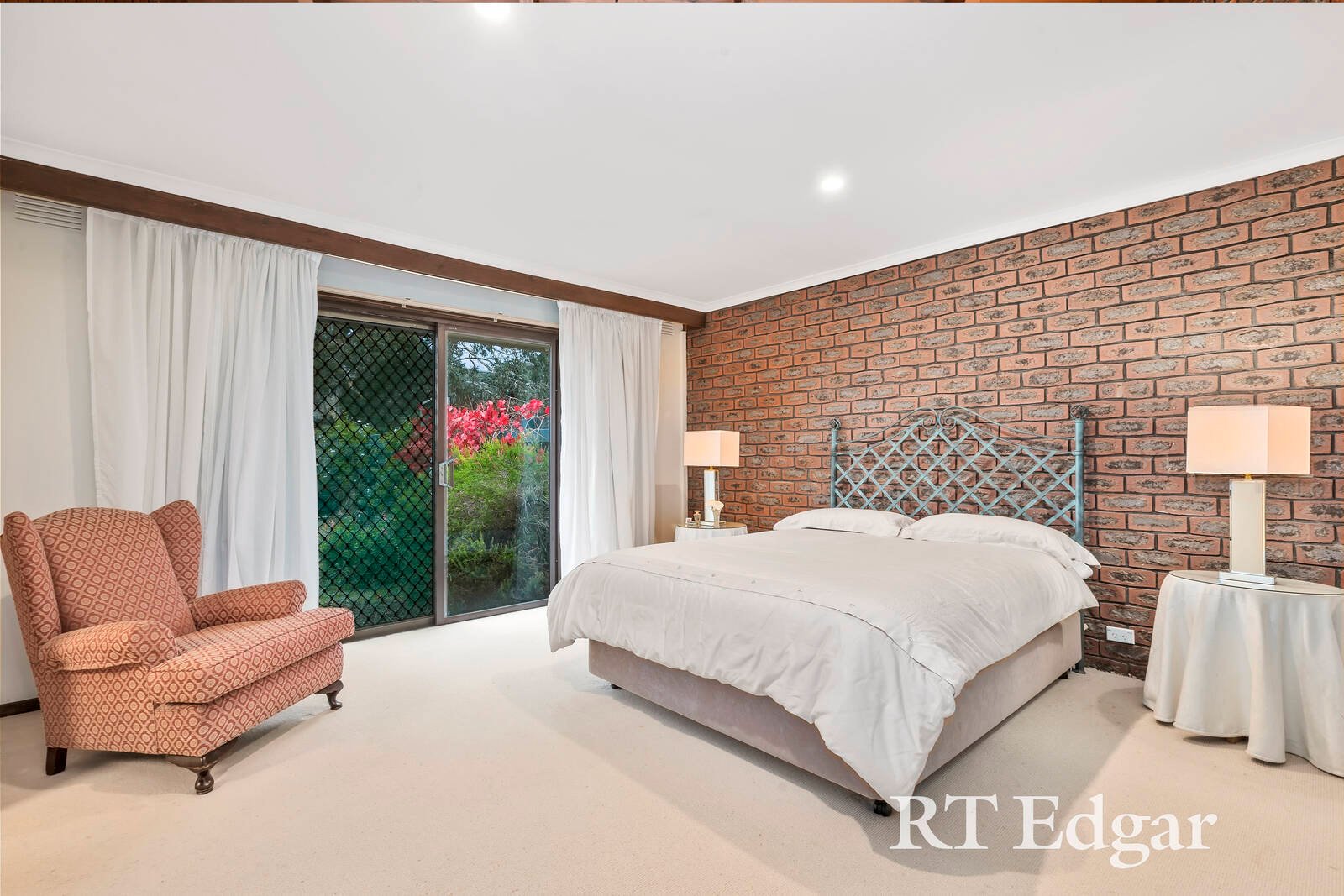 Property Gallery Thumbnail 9