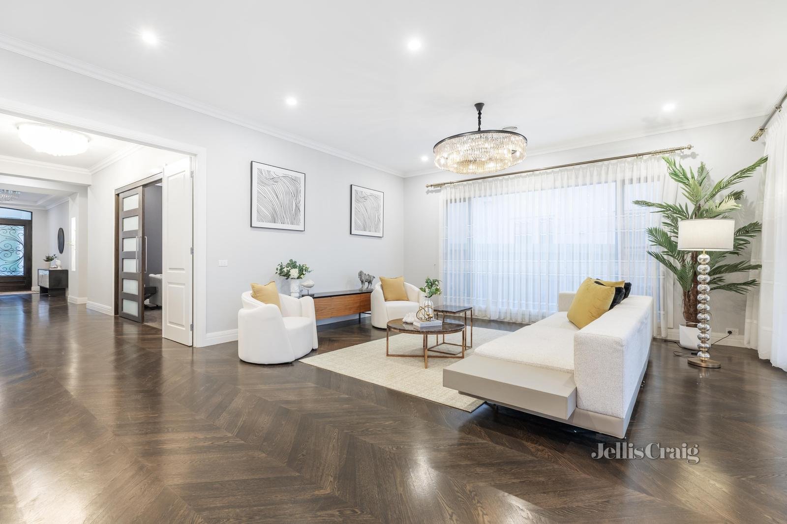 74 Guinevere Parade, Glen Waverley image 2