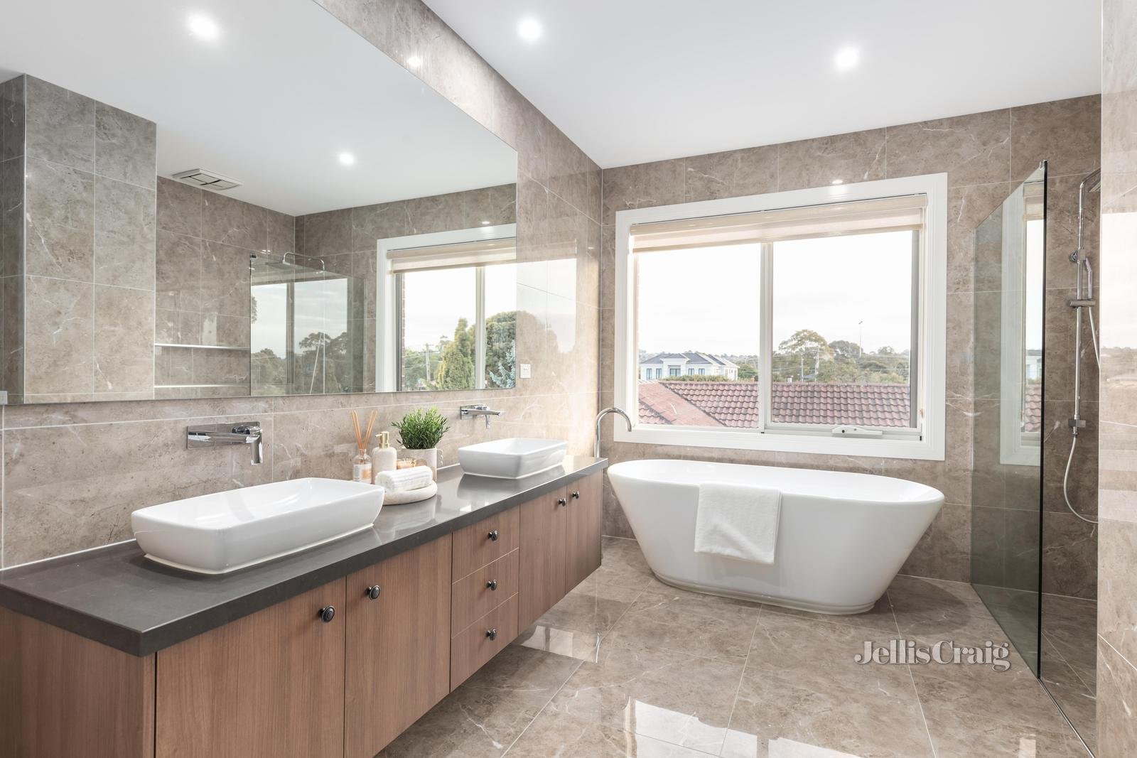 74 Guinevere Parade, Glen Waverley image 8